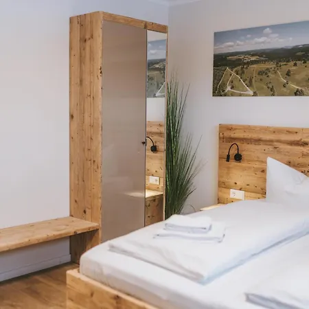 Apartment Schneeglueck Und Schneeliebe Gruppenunterkunft Mit Sauna Und Terrasse Fuer Bis Zu 21 Personen *